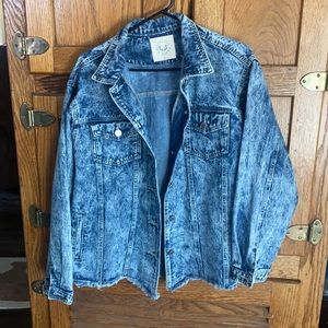 Fantastic Fawn denim jacket in size medium.
